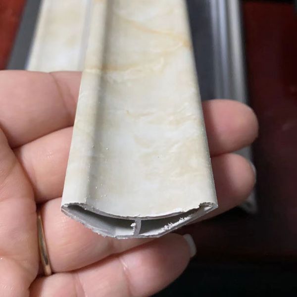 Kitchen 5 Inch PVC Skirting Board Embossed Customization