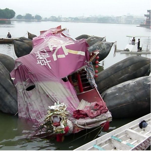 Buy CCS Authorised Ship Launching Inflatable Marine Salvage Airbags at wholesale prices