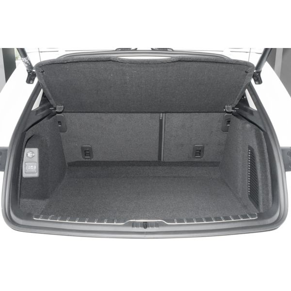 Model Electric SUV Max Speed 200km/h 15.2KWh/100km Power Consumption 80% Quick Charge Rate