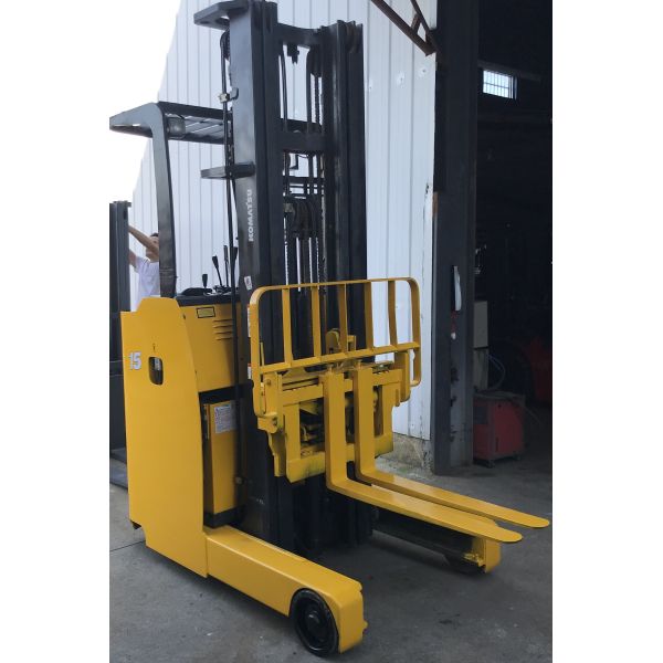 Japan Made Komatsu 1.5ton Electric Reach Truck Used Stand-On Three-Stage Mast Battery-Powered 1.5ton 6m Electric Forklift