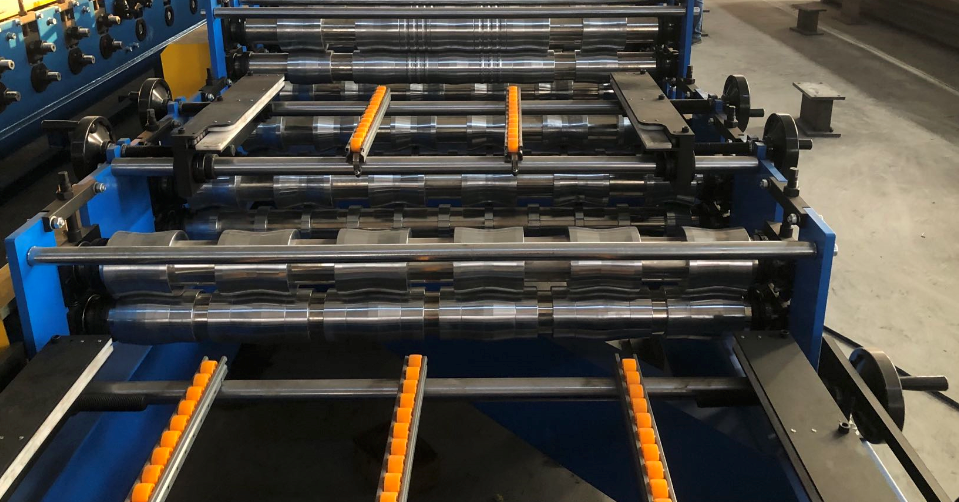 Leveling part of the rolling machine