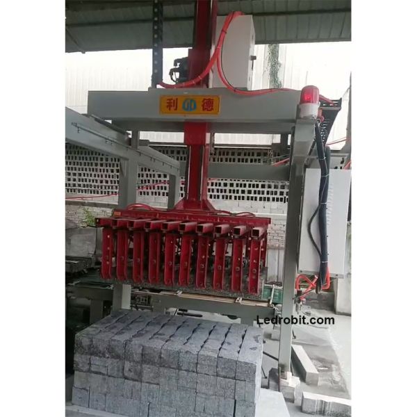 LCD Display Loading And Unloading Robot 300kg - 3000kg Payload Automation