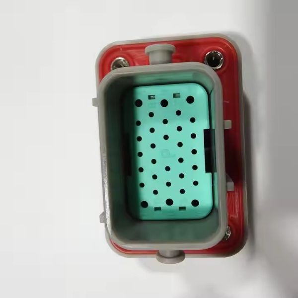 Neopower 32-Pin Hybrid IP67 EV Power & Signal Connector (6x13A Power, 26x5A Signal)