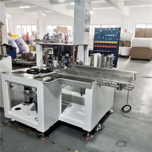 100 pcs/min Four-side sealing packaging machine KF94face mask packaging machine
