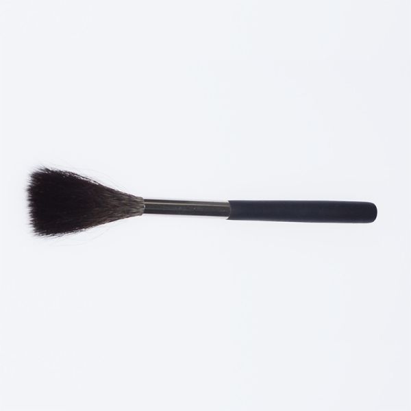Buy C131 Round squirrel hair brush at wholesale prices