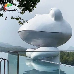 Theme Water Park Fiberglass Animatronic Frog Statue weather resistance