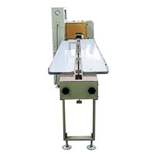 Manufacturing Price Full Automatic Pillow Equipment Bag Cake Candy Packaging