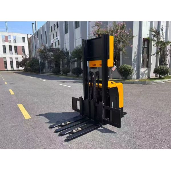 Stacking AGV Chassis (Automated Generated Vehicle), Customized Solutions