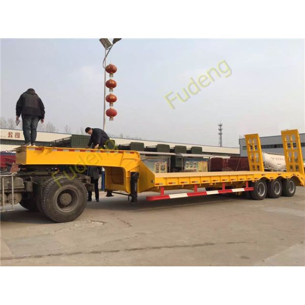 Custom Low Bed Trailer Transporter , Tri Axle 80 Ton Gooseneck Low Bed Trailer