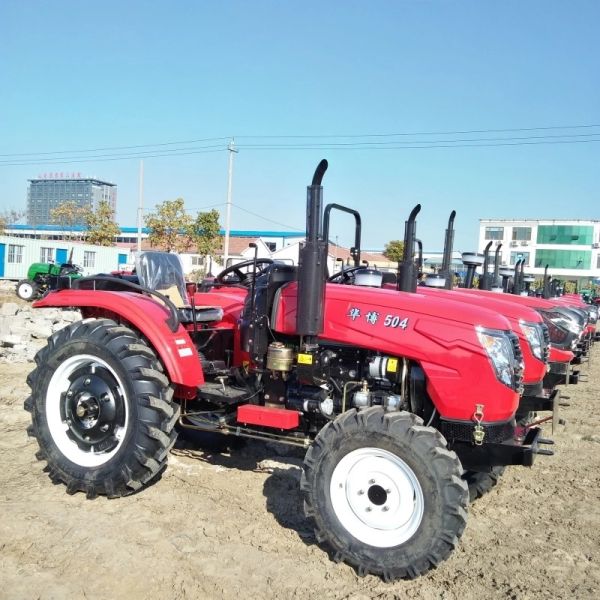 Width 1635mm 4wd Agricultural Farm Tractor 4x4 Lawn Tractor Multifunctional