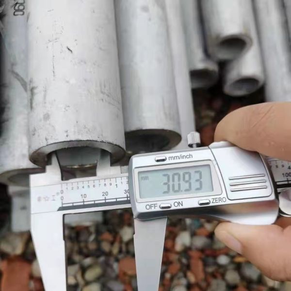 1.4301 High Pressure Stainless Steel Pipe 6-89mm DN10-DN400 Grade 304 For Heat Exchanger