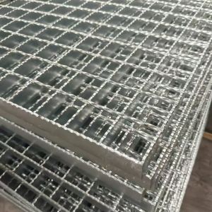 Interlocking Steel Grating, Flexible and Convenient Combination