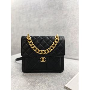 2023 SS Chanel Woc Zipper Clutch bag Casual Street Style