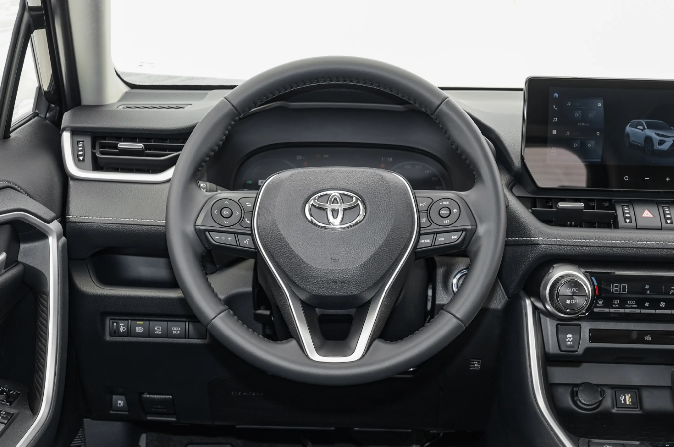 Front Suspension Macpherson Equipped 2022 GAC Toyota Veranda SUV for Design Arrival