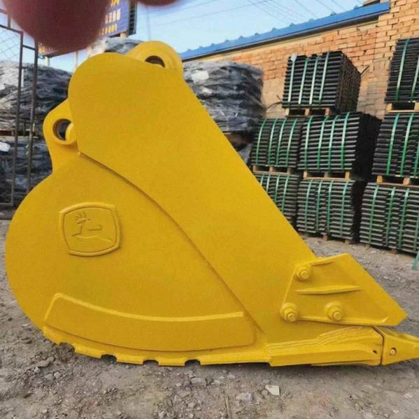 Durable Excavator Tilt Bucket / Cleaning Bucket , Earth Hard Rock Skeleton Bucket