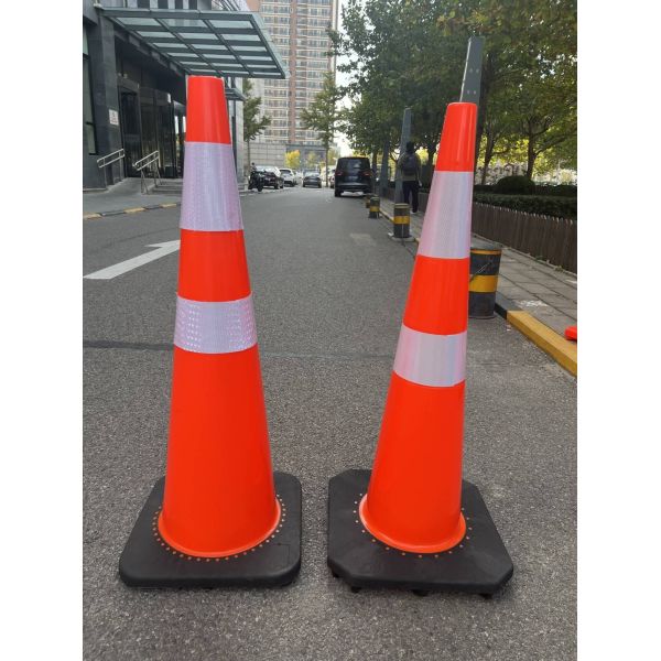 Traffic Safety Orange Reflective Pvc Flexible 36 Inch Traffic Cones For Road Construction