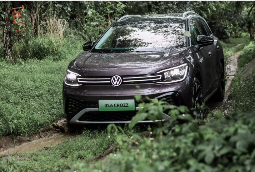 132kw Maximum Power High Speed Electric Car 160 Km/h Max Speed Id6 X Crozz Pure Energy Vehicle for Your Business