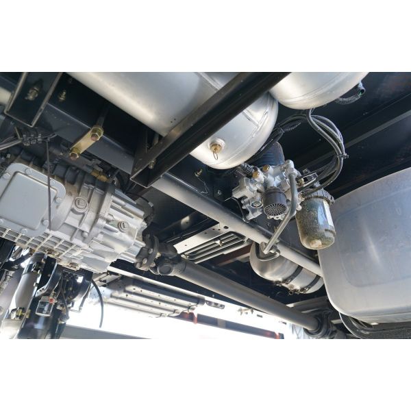 Used Light Cargo Truck Fast Gearbox AMT 4*2 Drive Mode Fence Box High Roof Cab