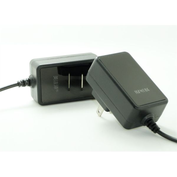 Compact White Wall Battery Charger For 18650 3.7 V Li Ion Customized Logo