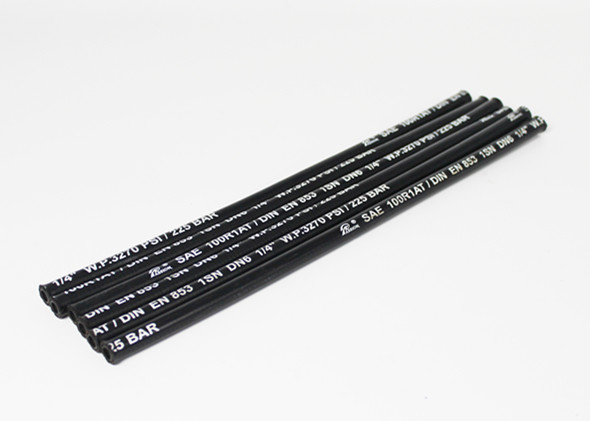 SAE100 R2 High Pressure Hydraulic Hose With Smooth Surface For Machinery