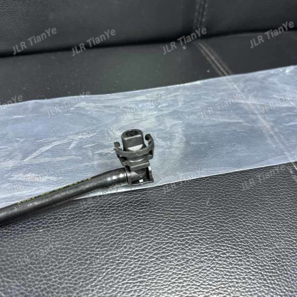 Suitable for Land Rover radiator overflow pipe LR146301 LR081660 LR034645