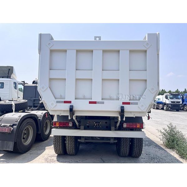 Hot Selling China Howo Camion Tipper Dumper Truck 6x6 336-400 10 Wheeler 40 Ton Tipper Dump Truck With Low Price