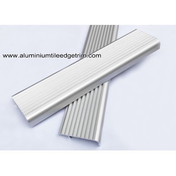 extruded aluminum stair nosing