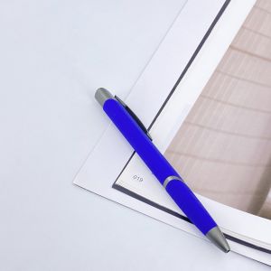 School Stationery Triangle Plastic Ball Pen Soft Coating Matt Ballpoint Pen With