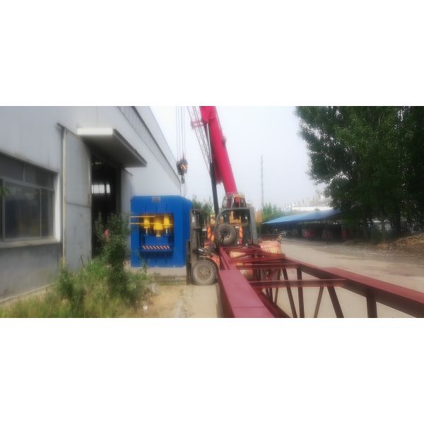 Centralized 15kw 2500T Steel Door Embossing Machine Hydraulic Press