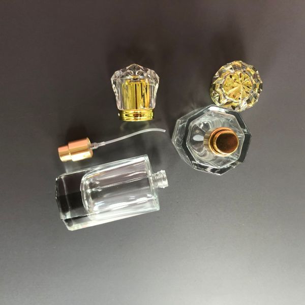 Cosmetic 50ml Perfume Spray Bottle Delicate Crown Cap Recyclable Filling