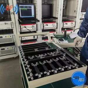 Package Gross Weight 0.510kg 350-3800MHz 2 Way Cavity Power Splitter with Low