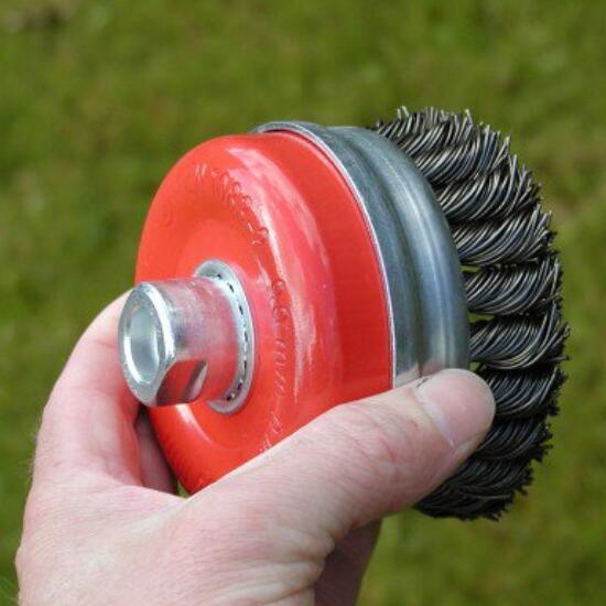 Heavy Duty 4 Inch Wire Cup Brush Twisted with Metal Ring for Surface Cleaning
