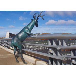 China Outdoor Decorations Bronze Moose Sculpture on sale