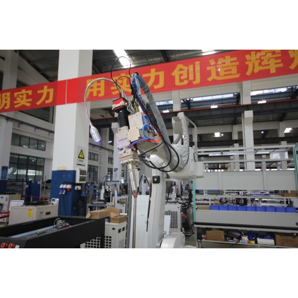 CCD Vision IPG Laser Robotic Arm Welder With With Wobble Welding Head