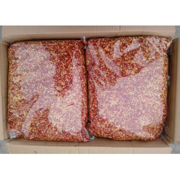 Buy Strong Flavor Stemmed Yidu Crushed Red Chilli Flakes For Pizza Seasoning at wholesale prices