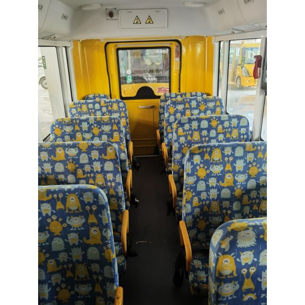 Used Mini School YuTong Bus ZK6575DX53 CA Engine 19 Seats Air Conditioner