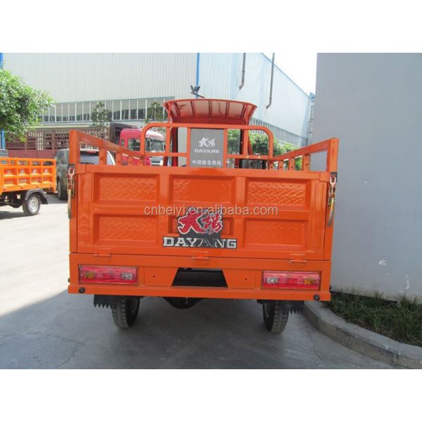 32Ah Storage Battery Heavy Duty Closed Cabin Adult Tricycle with Keel 40*100mm Frame