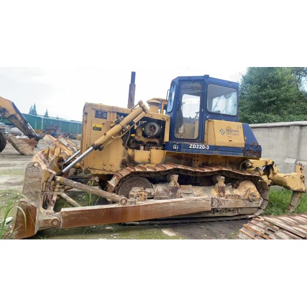 Buy 2009 Model Second Hand Bulldozer Refurbishment ZOOMLION Bulldozer ZD220-3 at wholesale prices