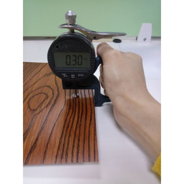 Self Adhesive Wood Grain Vinyl Decorative Film for Furniture Makeover and Enhancement