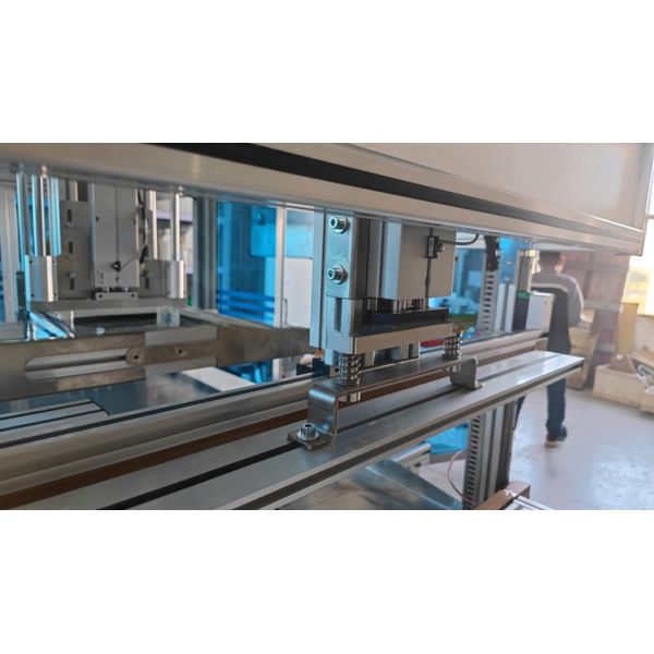 Customized Applicable Beverage Packing Machine for Empty Plastic Bottles and Jars