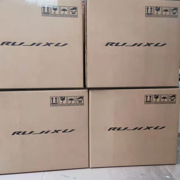 18 / 21 Spoke 700C Carbon Fiber Bicycle Wheelset Pillar Spokes Ceramic Bearing For Road Riding