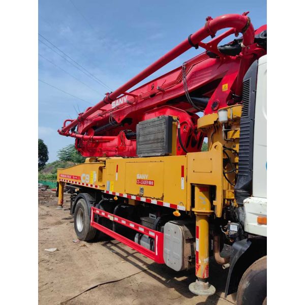 Used SANY 37m Compact Concrete Pump Truck Perfect for Confined Spaces and Urban Operations