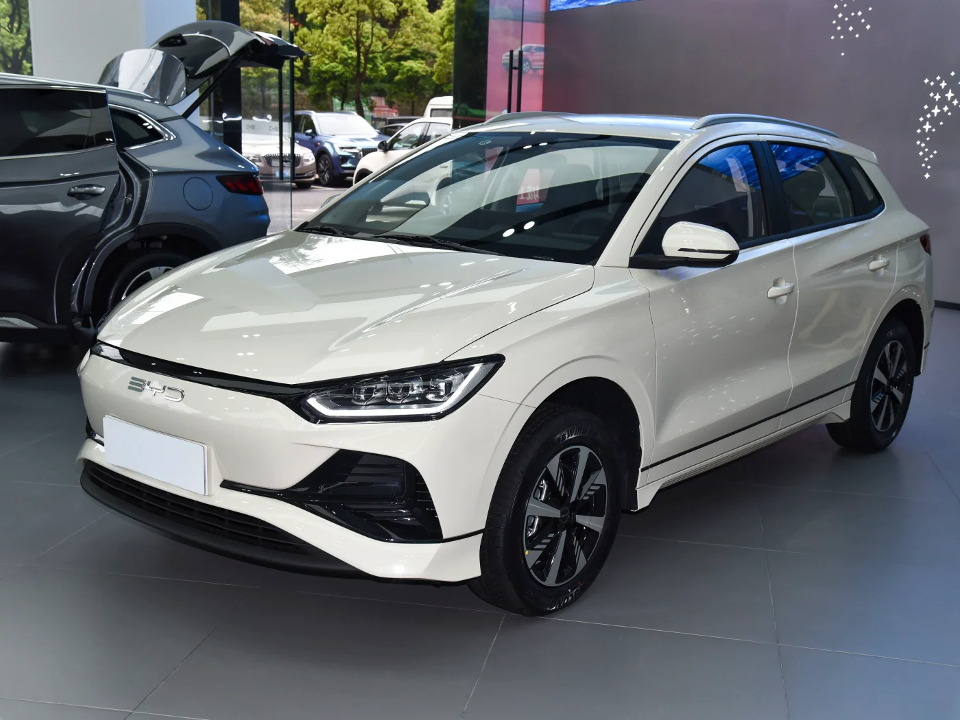 Left Steering Byd E2 2023 Energy Vehicle with 405Km Range and 0.5hour Fast Charging Time