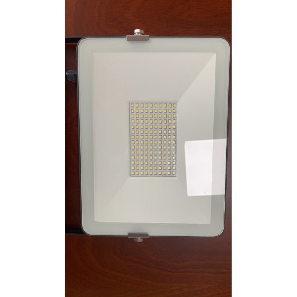 Buy 110lm/W Lumen Output IP65 200W Led Outdoor Floodlights at wholesale prices