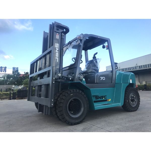 Isuzu engine 5-ton forklift exported to Senegal