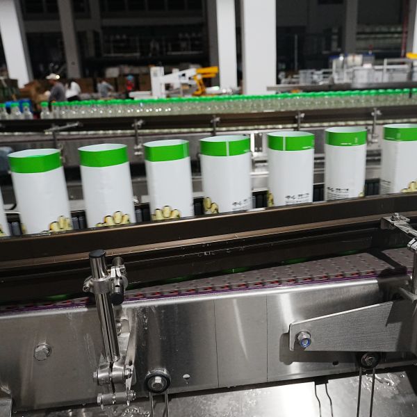 Buy Automatic Sleeve Labeling Machine 9000-72000bph for Beverage Bottles at wholesale prices