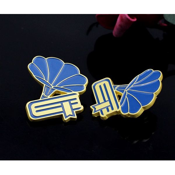 Zinc paint badges special-shaped music trumpet brooch pin school badges Yiwu gift logo