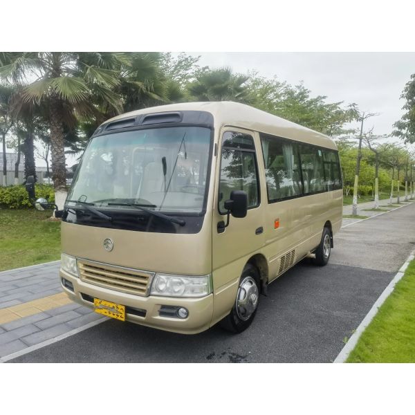 Buy Second Hand Coaster 6 Meters Front Engine 19 Seats Used Golden Dragon Minibus XML6601 External Swinging Door at wholesale prices