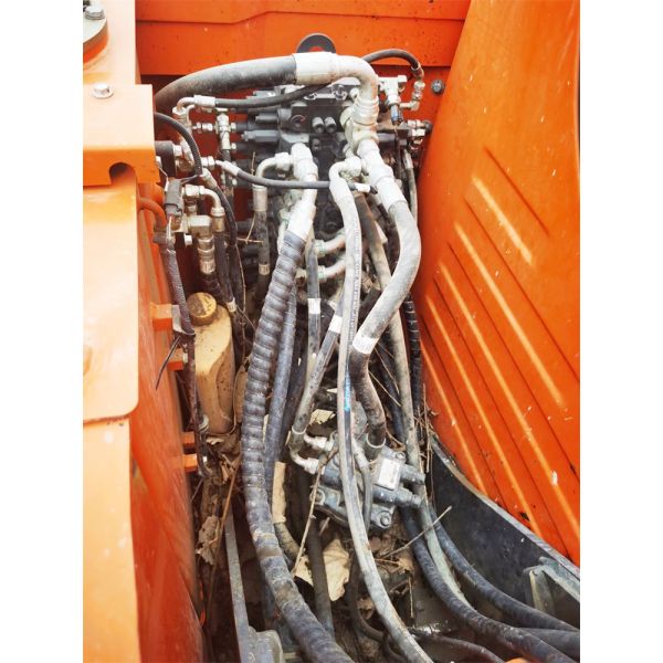 Active 7 Ton Used Doosan DX75 Excavator Mini with Original Hydraulic Pump in Shanghai