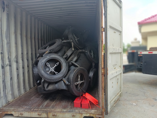 STS Yokohama Type Pneumatic Rubber Ship Bumper Fender With Chain And Tire Net